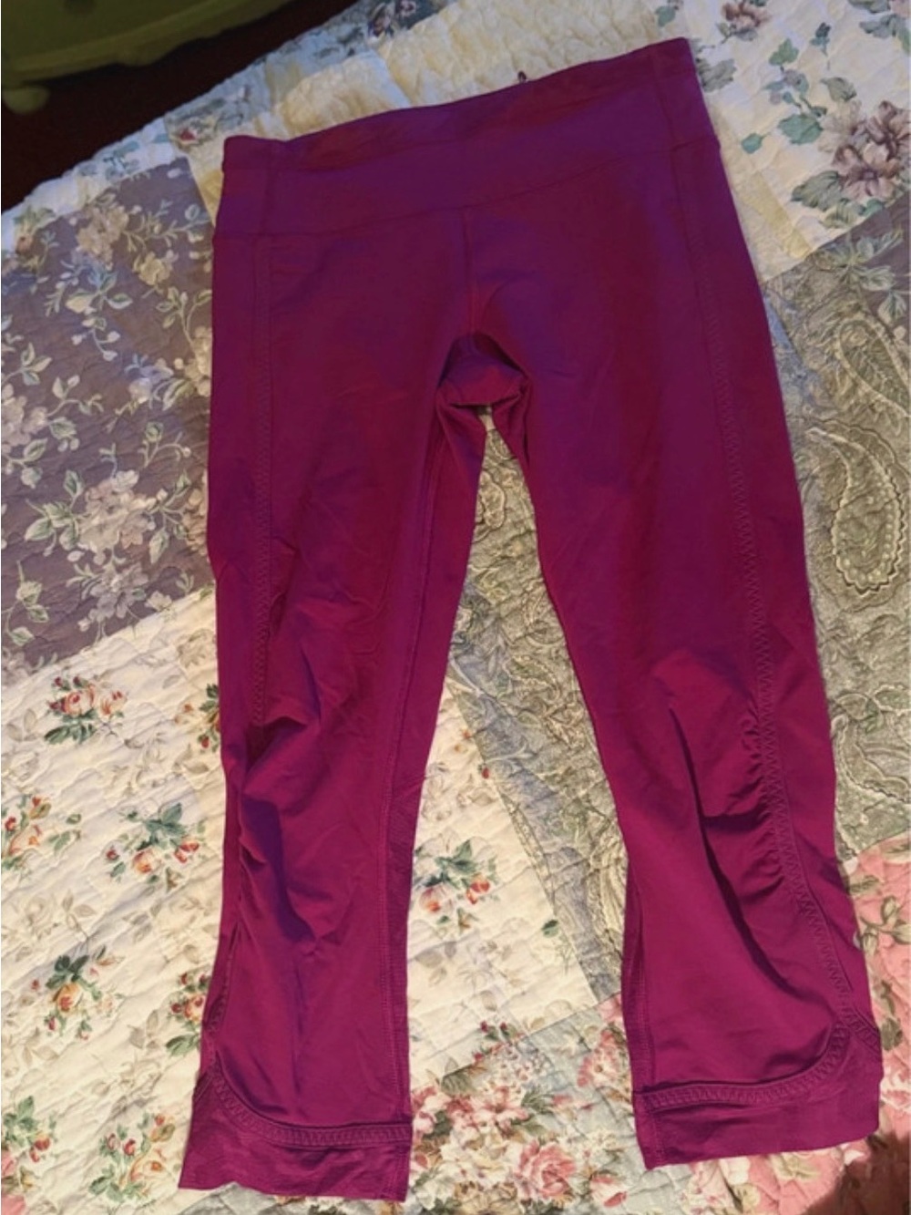 lululemon athletica Magenta Camo Capri Leggings